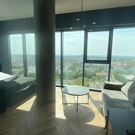Black 21 Hanza Tower *